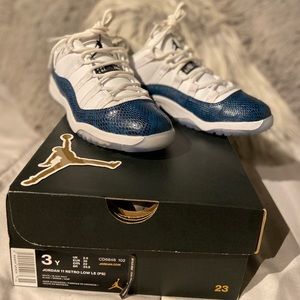 Jordan 11 Retro Low LE (PS)